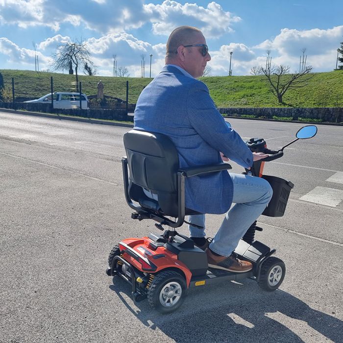 Električni skuter za invalide in starejše Mobility 210