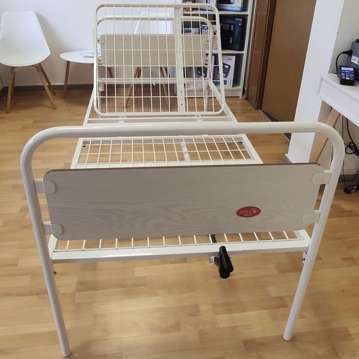 Bolniška postelja